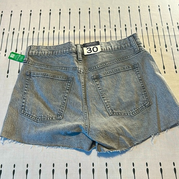 Gap Cheeky Short High Rise Grey Denim Jean Shorts.  Size 30 - Picture 1 of 9